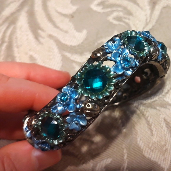 Jewelry - 🐦 Charming Teal Green & Baby Blue Wave Floral Stone Cuff Bracelet